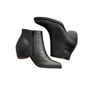 Vary G 2 Tone Snake Print Ankle Boot Size 7.5